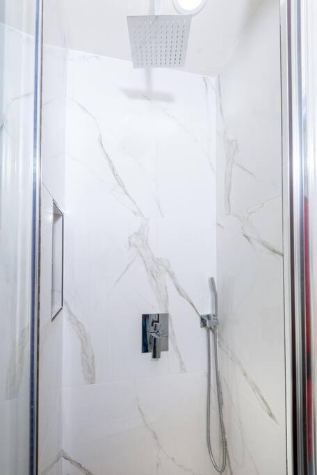 Apartment Modern 3br Luxury House With Jacuzzi *