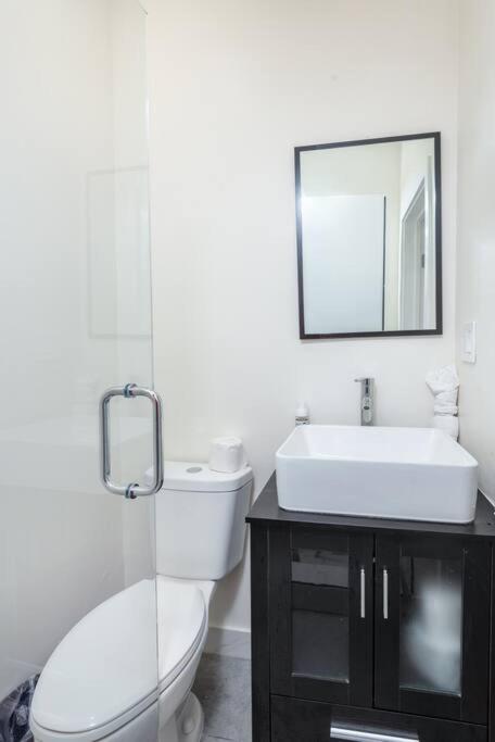 Modern 3br Luxury House With Jacuzzi Apartment