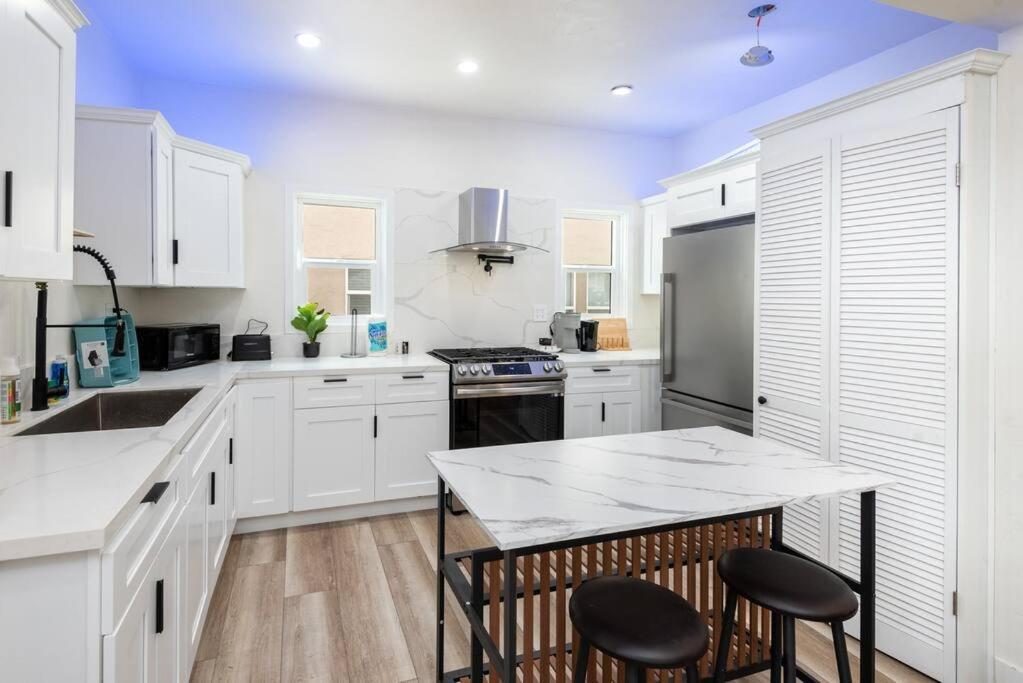 Modern 3br Luxury House With Jacuzzi Apartment