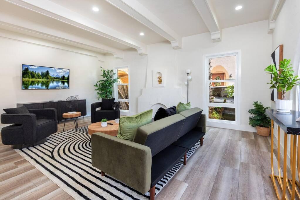 Modern 3br Luxury House With Jacuzzi Los Angeles