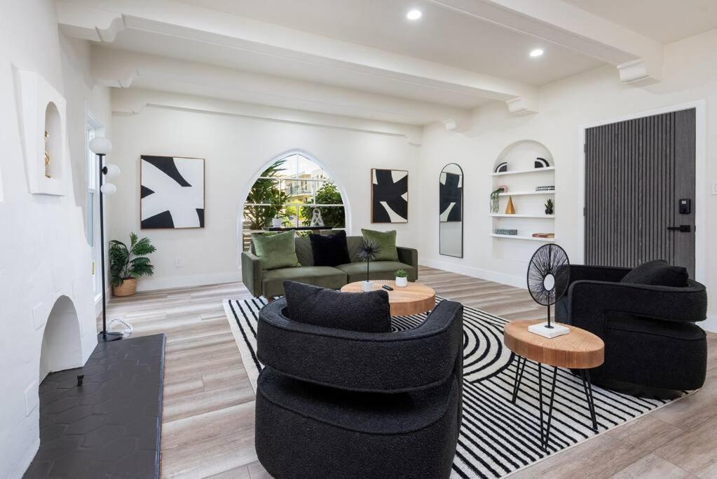 Modern 3br Luxury House With Jacuzzi